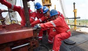 oilfieldworkers2